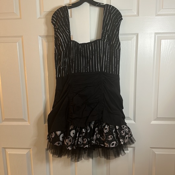 Black and White Jack Skellington Dress. Torrid Brand. - Picture 4 of 5